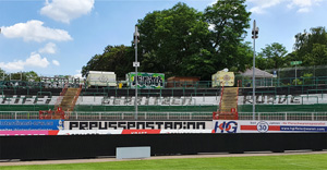 Mundlöcher im Stadion Aue