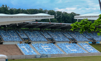 Mundlöcher im Stadion Aue